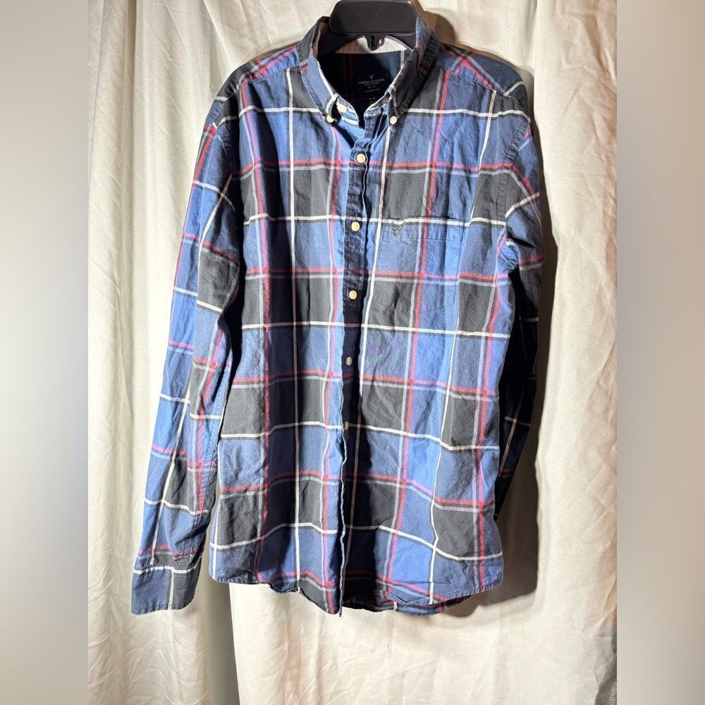 American Eagle Outfitters Classic Fit Blue Flannel Long Sleeve Button Down Shi